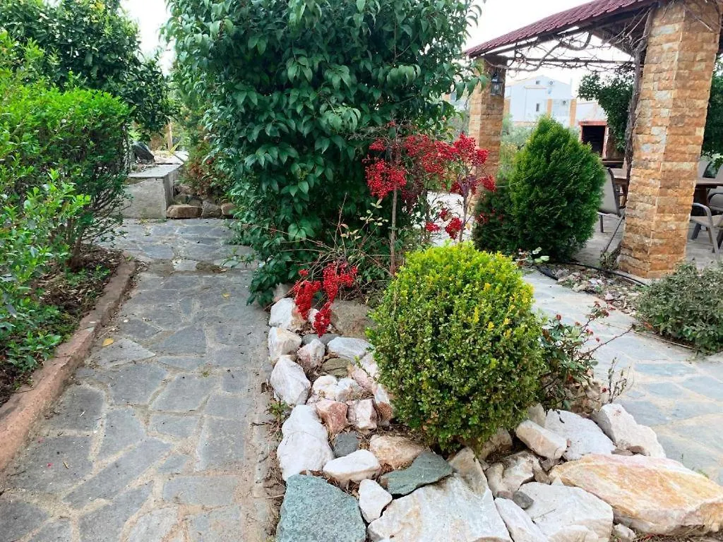 Villa Laskari Sea View 尼亚·蒙达尼亚