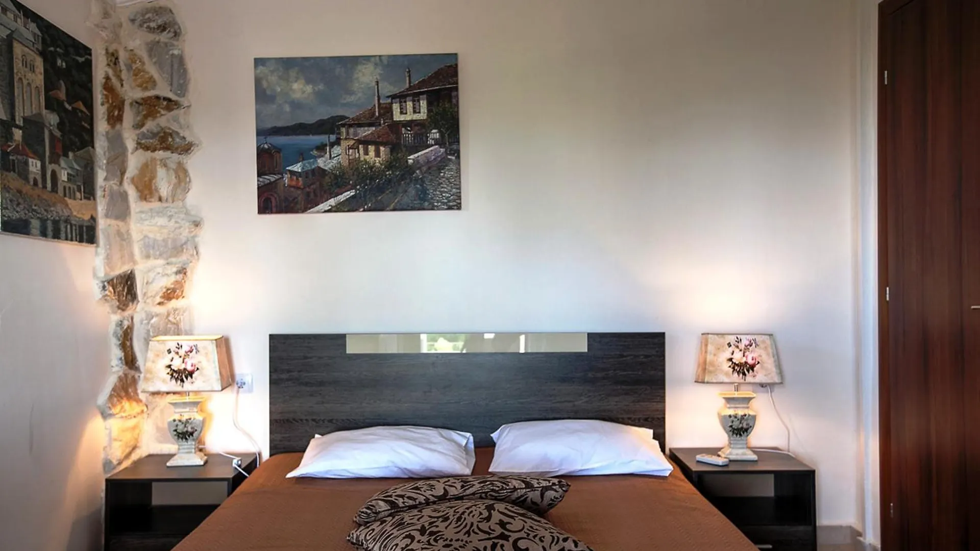 Villa Laskari Sea View 尼亚·蒙达尼亚